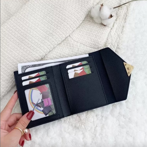 ⚠️Clearance Elegant Black Heart Accent Women's Wallet - Picture 4 of 4